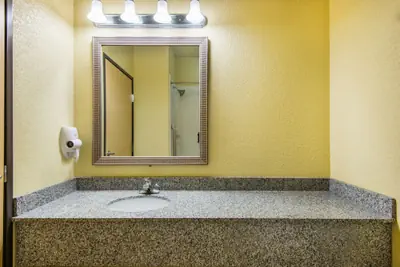 Photo 3 - Holiday Inn Express Hotel & Suites El Dorado, Kansas by IHG