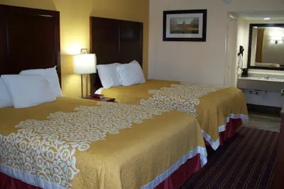 Photo 3 - Bluegrass Inn