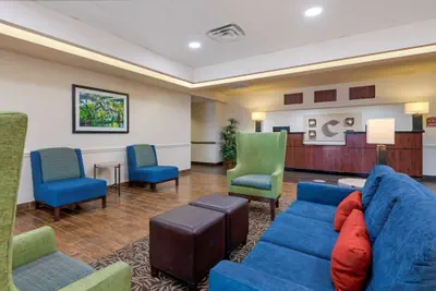 Photo 5 - Comfort Inn & Suites Fort Myers Airport