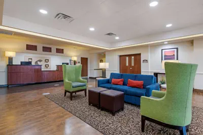 Photo 4 - Comfort Inn & Suites Fort Myers Airport