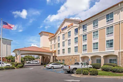 Photo 2 - Comfort Suites Valdosta Mall Area