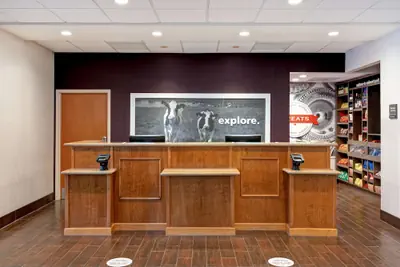 Photo 3 - Hampton Inn & Suites Rohnert Park - Sonoma County
