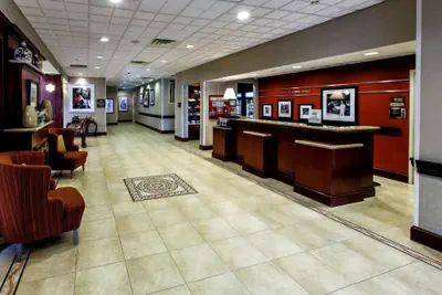 Photo 5 - Hampton Inn & Suites Staten Island