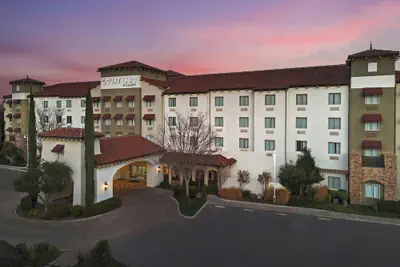 Photo 2 - Courtyard Marriott Paso Robles