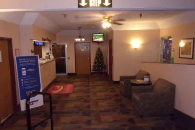 Photo 5 - Econo Lodge Kent - Akron West