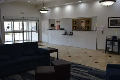 Photo 3 - Comfort Suites Yukon - SW Oklahoma City