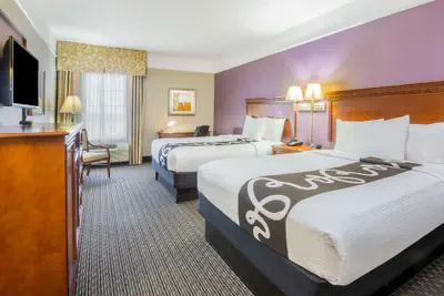 Photo 5 - La Quinta Inn & Suites by Wyndham Gainesville