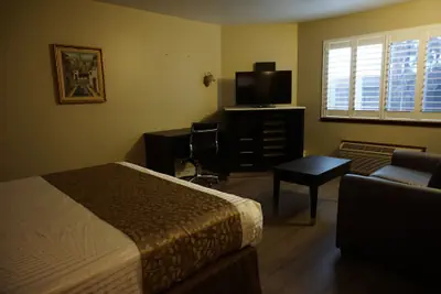 Photo 4 - Travelodge by Wyndham Concord