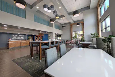 Photo 5 - Hampton Inn & Suites Tacoma