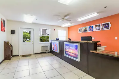 Photo 5 - Motel 6 Gulf Shores, AL