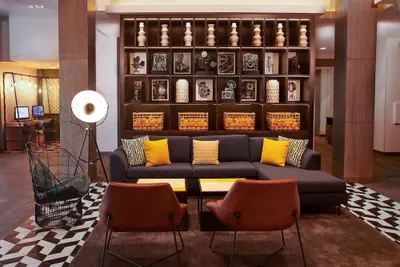 Photo 4 - Hampton Inn & Suites Los Angeles/Sherman Oaks