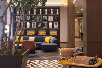 Photo 5 - Hampton Inn & Suites Los Angeles/Sherman Oaks