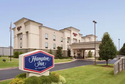 Photo 2 - Hampton Inn Siloam Springs