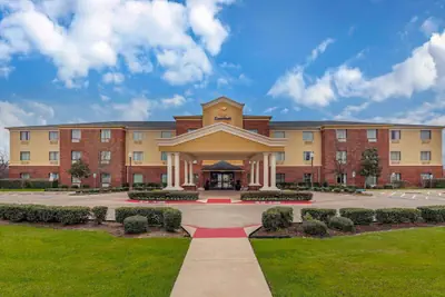 Photo 2 - Comfort Suites Ennis