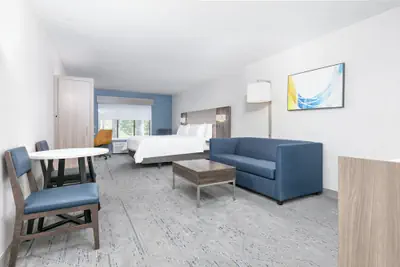 Photo 3 - Holiday Inn Express Valparaiso by IHG