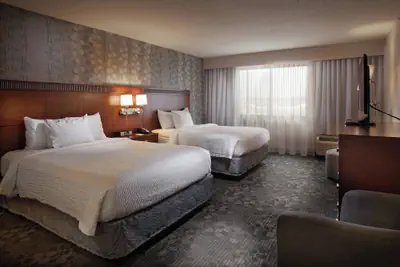 Photo 5 - Courtyard by Marriott Fayetteville