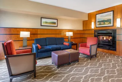 Photo 4 - Comfort Suites Knoxville North