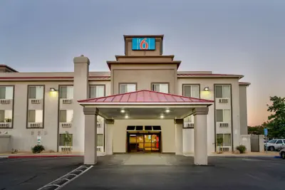 Photo 2 - Motel 6 Hesperia, CA - West Main Street I-15