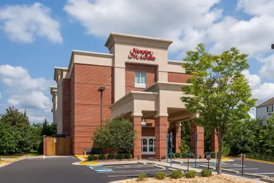 Photo 2 - Hampton Inn & Suites Herndon-Reston
