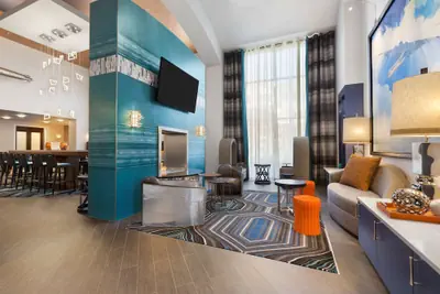 Photo 5 - Hampton Inn & Suites Herndon-Reston