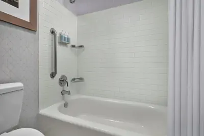Photo 5 - Springhill Suites by Marriott Chicago Downtown/ River North