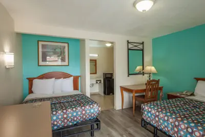 Photo 5 - Vagabond Inn Hemet