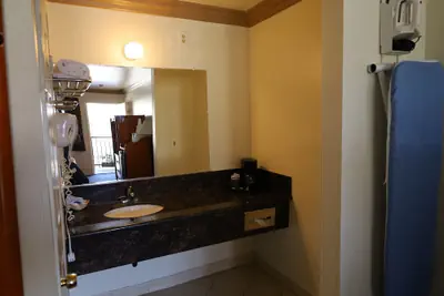 Photo 4 - Lambert Inn
