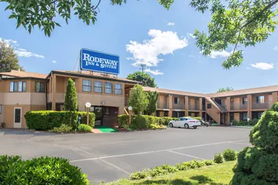 Photo 2 - Rodeway Inn & Suites Branford - Guilford