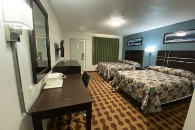 Photo 3 - Lodge Inn