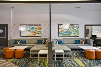 Photo 3 - Hampton Inn & Suites Los Angeles Burbank Airport