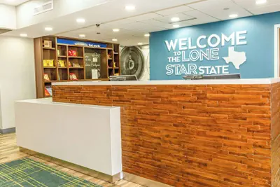 Photo 3 - Hampton Inn & Suites Fort Worth-West-I-30
