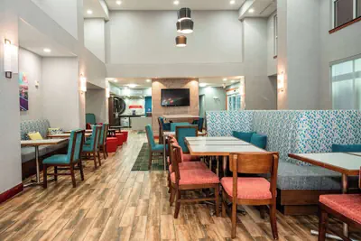 Photo 2 - Hampton Inn & Suites Fort Worth-West-I-30