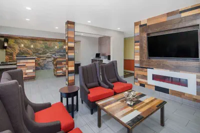 Photo 3 - La Quinta Inn by Wyndham Calhoun South I-75