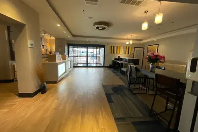 Photo 4 - Comfort Inn & Suites Miami - Route 66