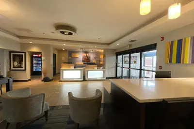 Photo 3 - Comfort Inn & Suites Miami - Route 66
