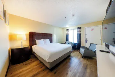 Photo 2 - King City Motel by OYO Pasco