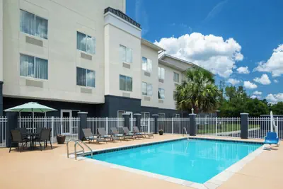 Photo 2 - Fairfield Inn & Suites Marianna