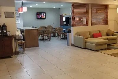 Photo 5 - Country Inn & Suites by Radisson, Canton, GA