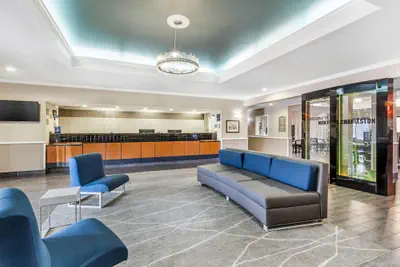 Photo 2 - Comfort Inn & Suites North Charleston - Northwoods