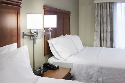Photo 4 - Hampton Inn & Suites Davenport