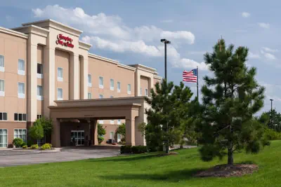 Photo 2 - Hampton Inn & Suites Davenport
