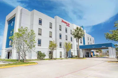 Photo 2 - Hampton Inn Baton Rouge - Denham Springs