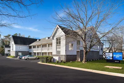 Photo 2 - Rodeway Inn Charlotte Independence Blvd.