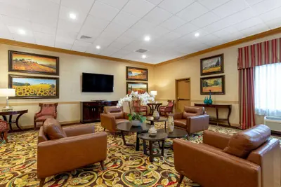 Photo 3 - Hawthorn Extended Stay by Wyndham West Palm Beach Airport