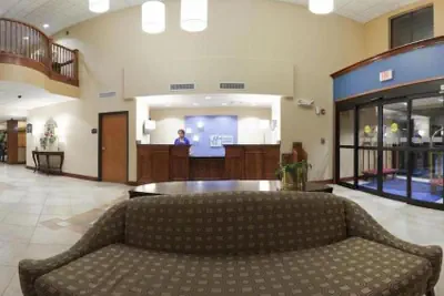 Photo 3 - Holiday Inn Express Hotel & Suites Suffolk by IHG