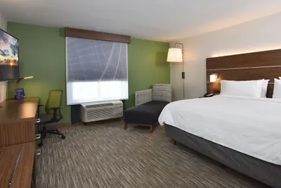 Photo 5 - Holiday Inn Express Selma by IHG