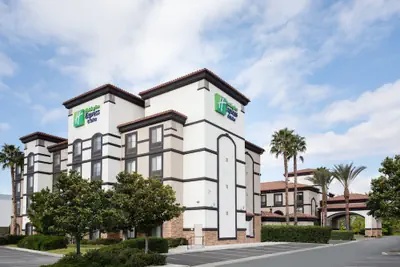 Photo 2 - Holiday Inn Express and Suites Ontario Airport by IHG