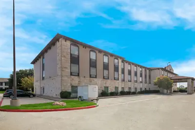 Photo 2 - Comfort Suites Granbury