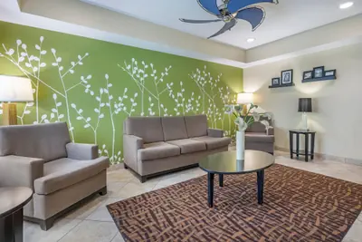Photo 3 - Sleep Inn & Suites Port Charlotte - Punta Gorda