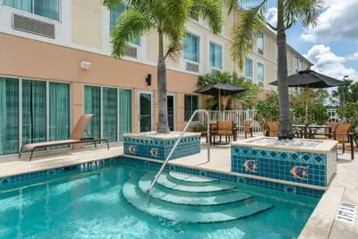 Photo 2 - Sleep Inn & Suites Port Charlotte - Punta Gorda